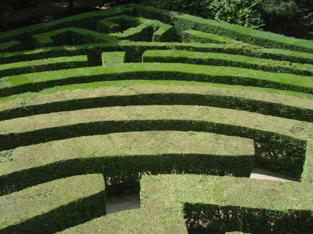 garden maze of villa pisani